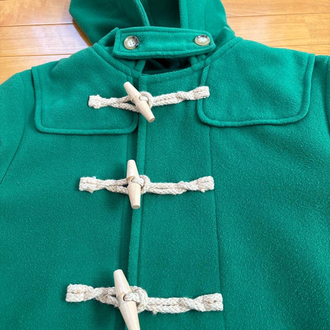 フード付き緑色ダッフルコート