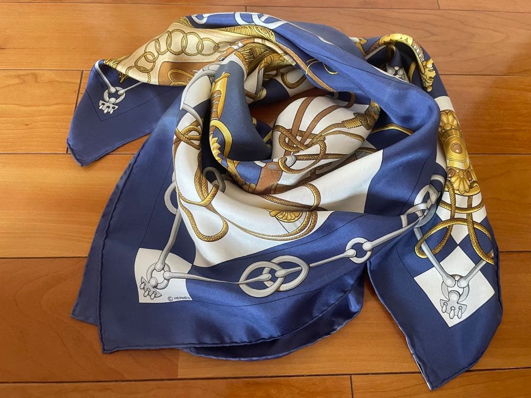 エルメス HERMES カレ90 チェーン タッセル柄 ネイビー×白 シルク