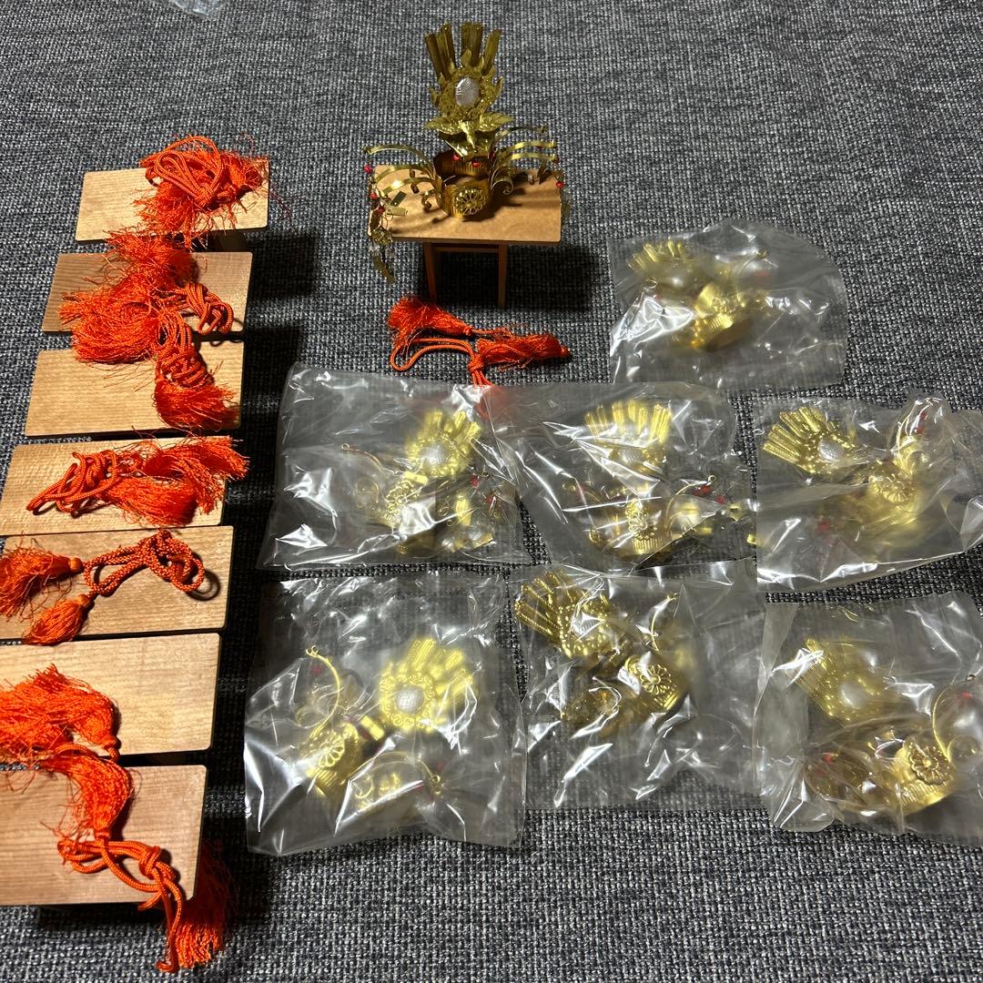 最終値下げ　8点セット 雛人形小道具　天冠飾り　お姫様冠　雛人形天冠　台座付き