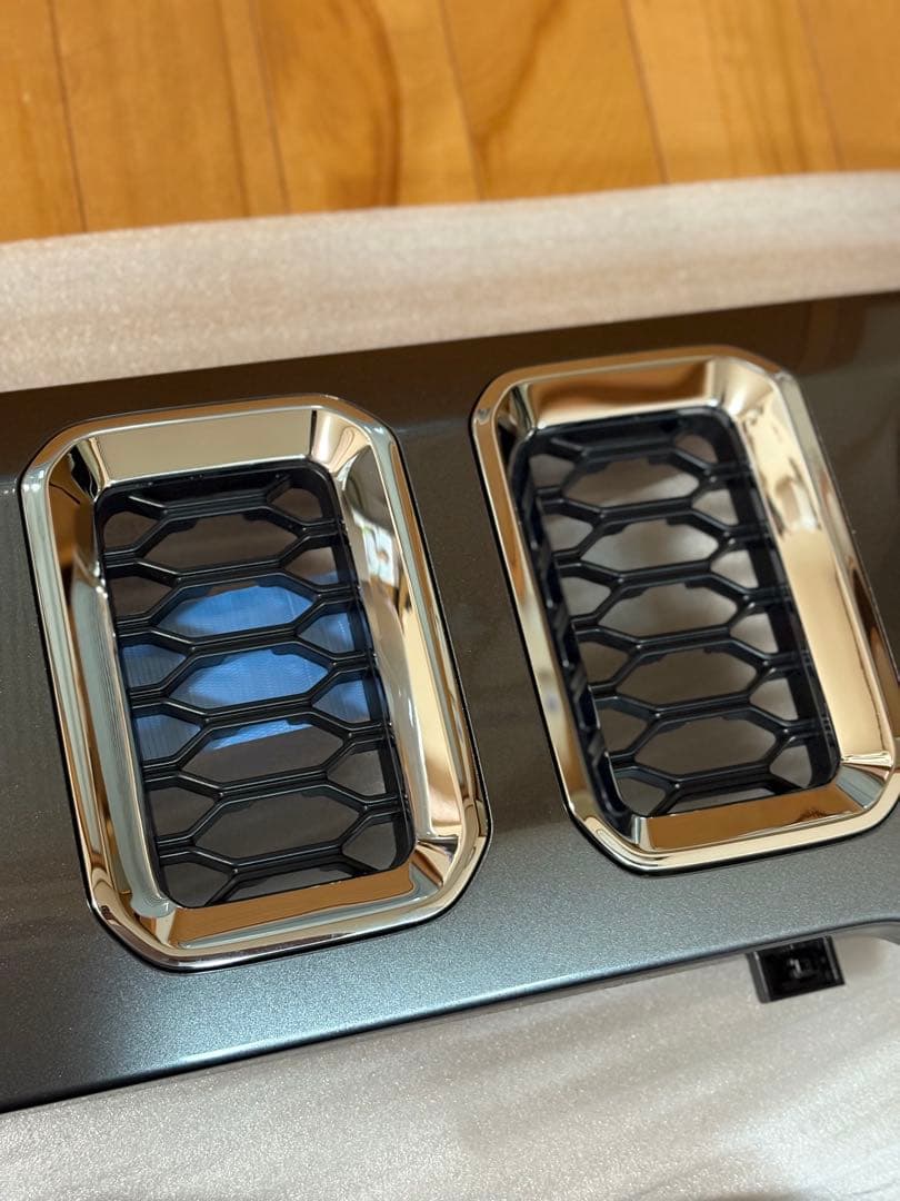 SUZUKI ジムニーノマド 純正フロントグリル