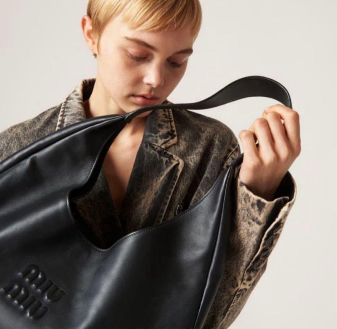 即日発送【正規品】miumiu レザーホーボーバッグ