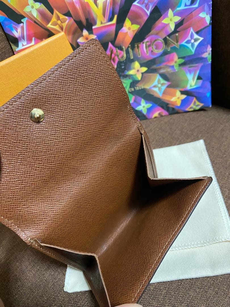 ルイヴィトン ポルトフォイユ エリーズ 折り財布 カード