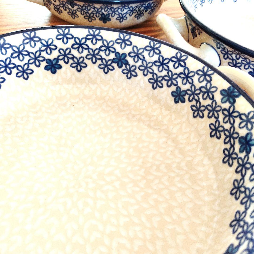 新品　ポーランド食器　取っ手付きボウル　キャセロール　白と青の小花　残り1点