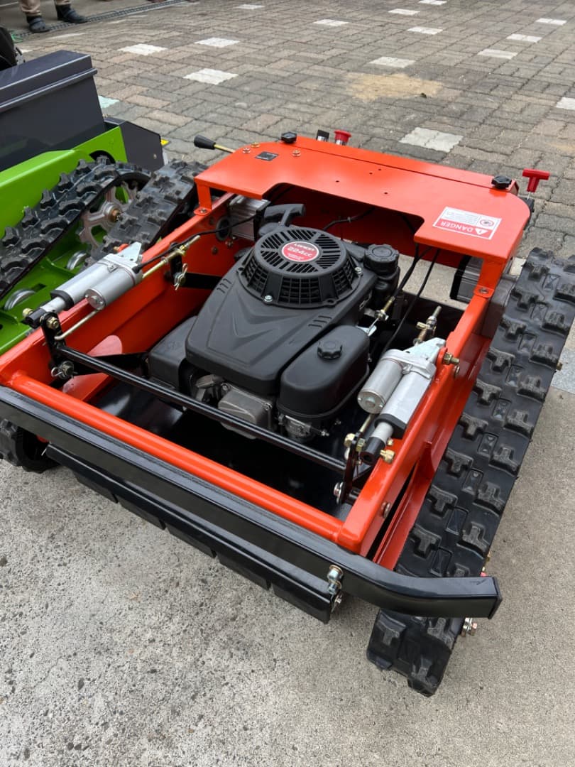 まさ　ラジコン草刈機（芝刈りタイプ） TimberCat NS3