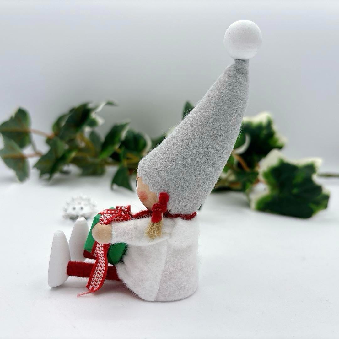 Nordika nisse　　 三越伊勢丹限定　プレゼントを包む女の子