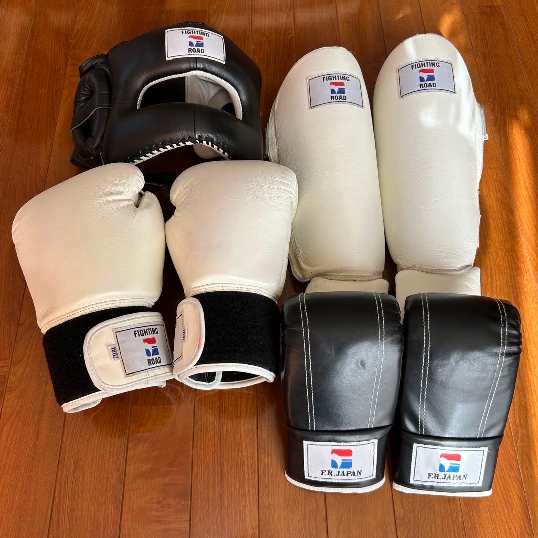 ボクシンググローブ