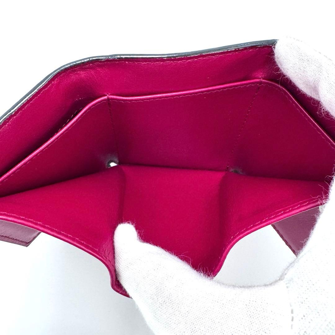 美品☆プラダ サフィアーノメタル 三つ折り財布 1MH021 ブラック×ピンク