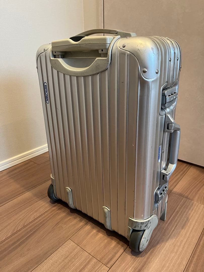 リモワ　スーツケース　機内