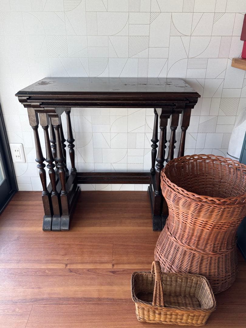 イ*ン様 アンティーク　ネストテーブル