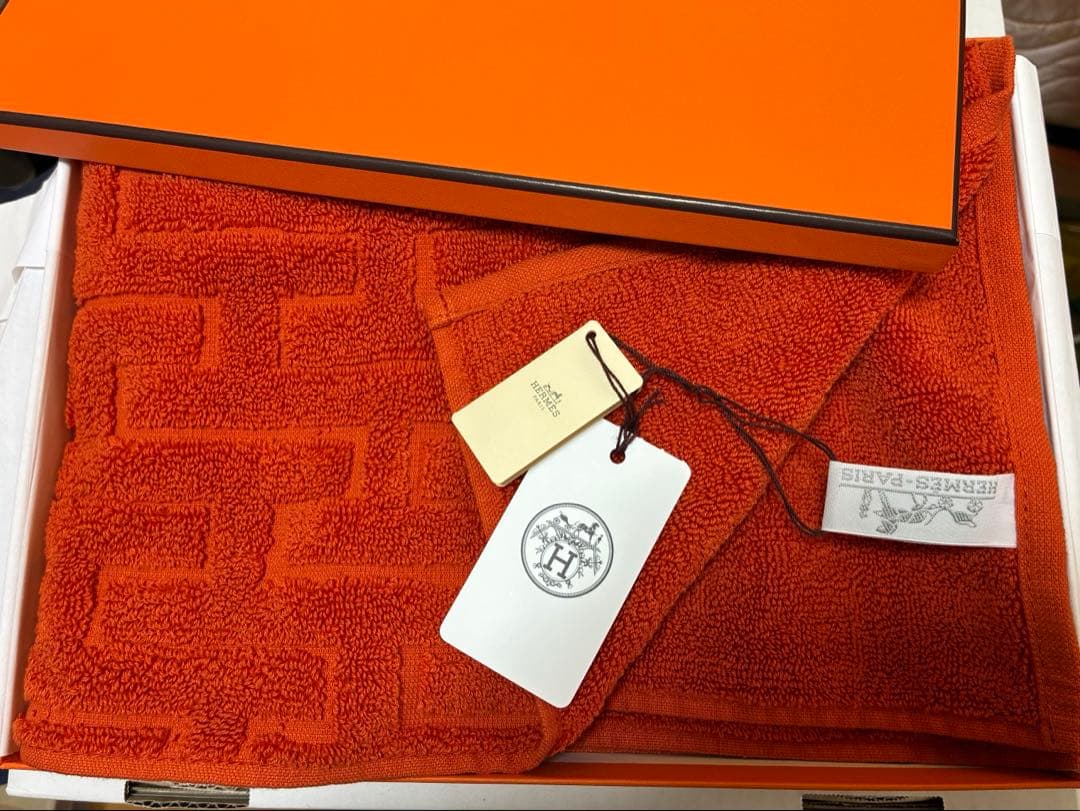 新品✨箱・タグ付き　HERMES ゲストタオル《ステアーズ》 オレンジ