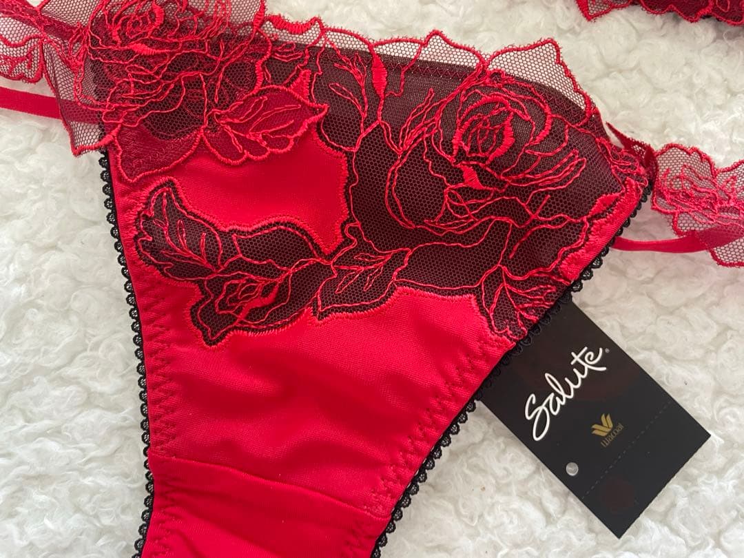 専用 サルート 旧20G D75/M ムーランルージュ RE