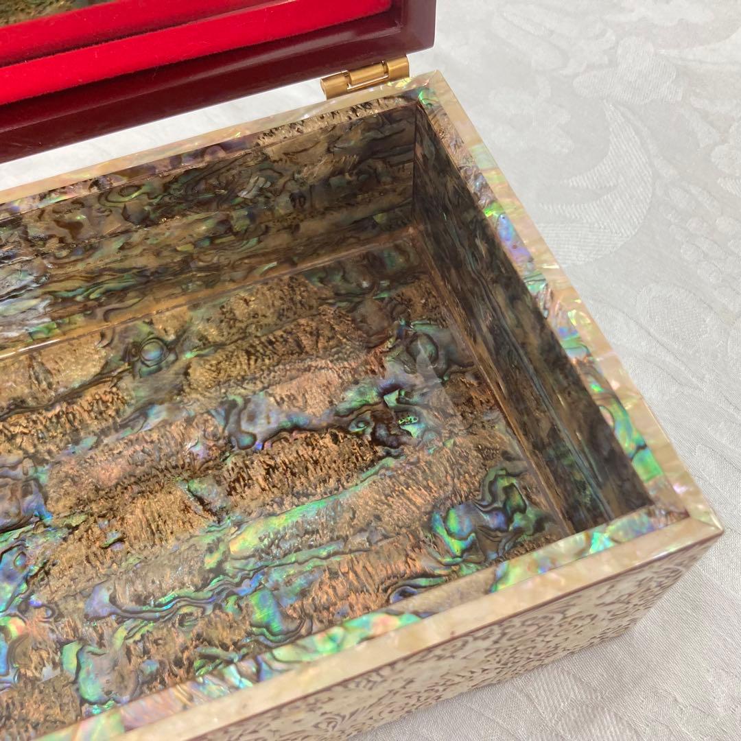 美品　伝統工芸品　螺鈿細工　蝶々　ジュエリーボックス　宝石箱　小物入れ