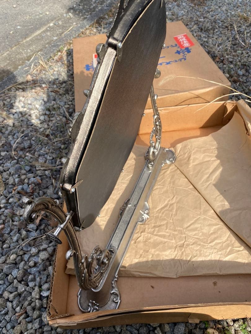 ロココ調　アンティーク調スタンドミラー　立て掛け鏡　シルバーカラー　レイミラー