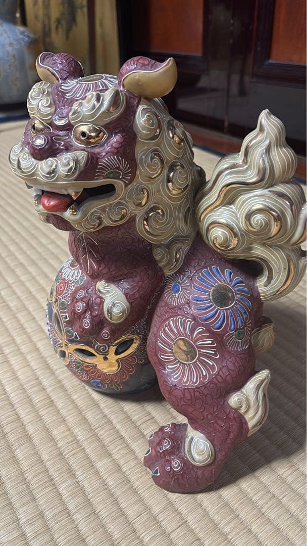 九谷焼　玉乗り獅子（赤獅子）　置物