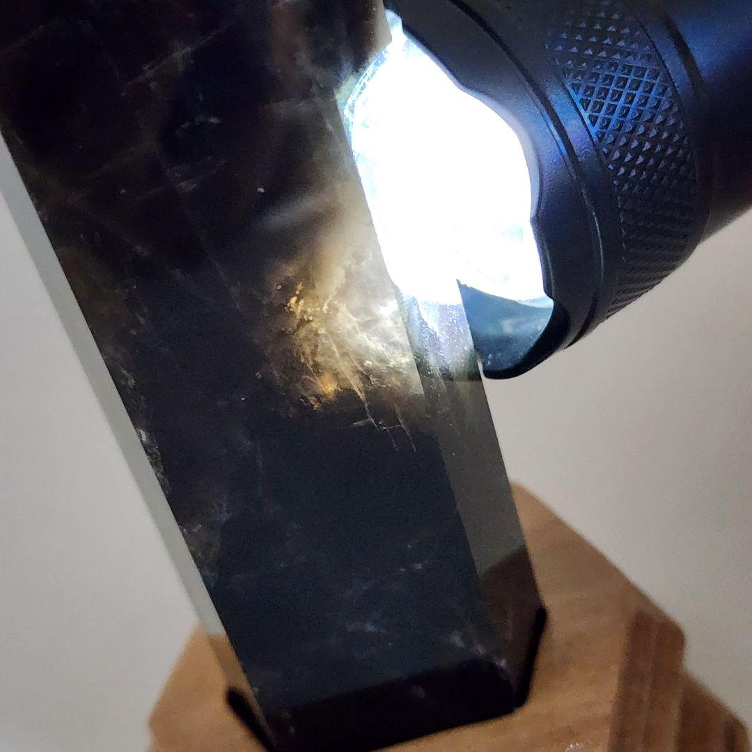 ②【高波動】モリンオ天然石タワー 約28.5cm！台座付き／浄化・空間調整に◎