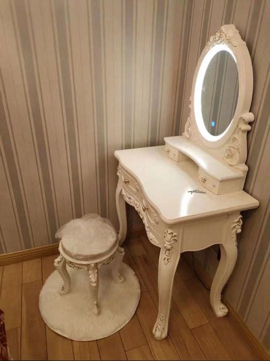 即日発送可能　ゴールド　大人気　北欧風ドレッサースツールライト セット