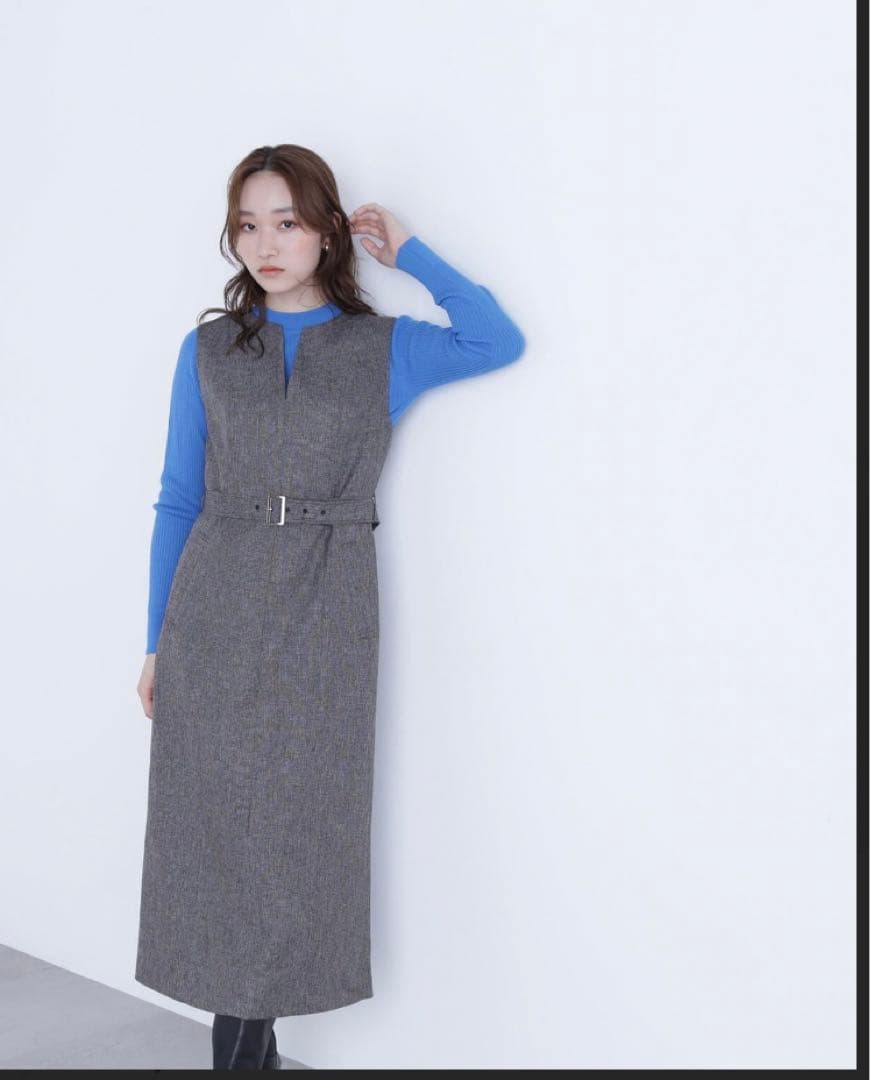 ナチュラルビューティーベーシック　キーネックベルテッドジャンスカ