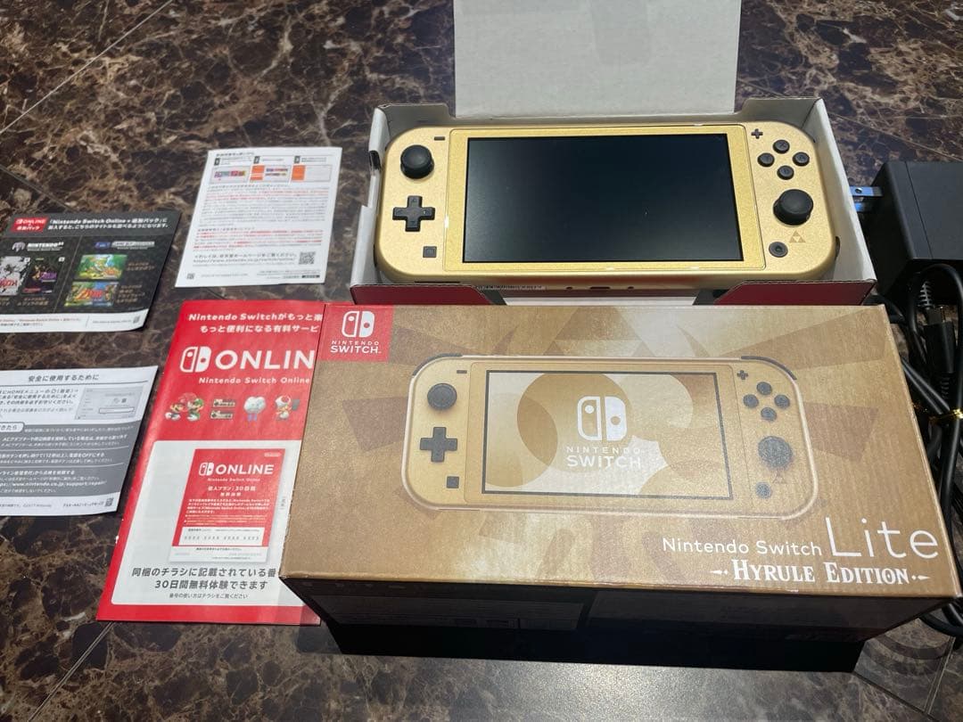 今だけお買い得✨Switch Switch Lite本体 ハイラルエディション