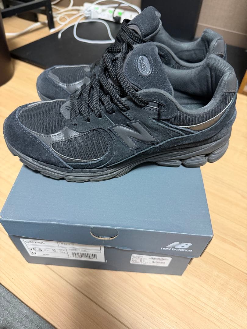 New Balance U2002RBL トリプルブラック26.5cm