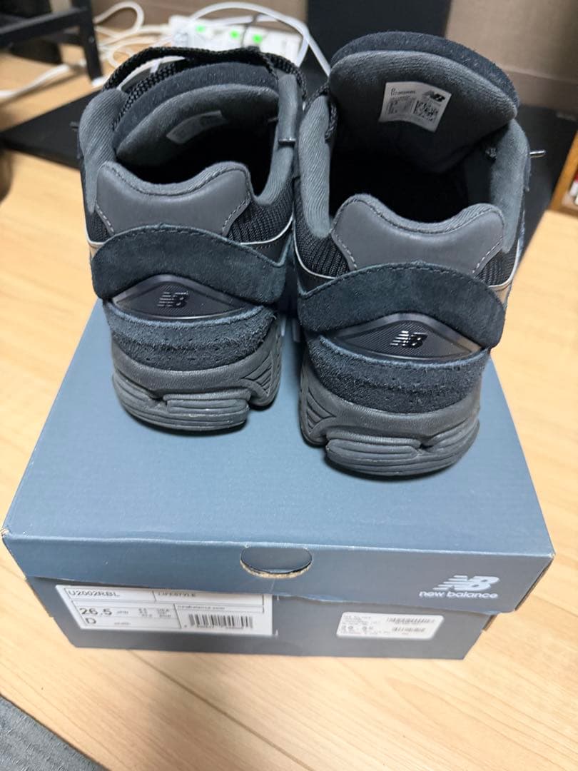 New Balance U2002RBL トリプルブラック26.5cm