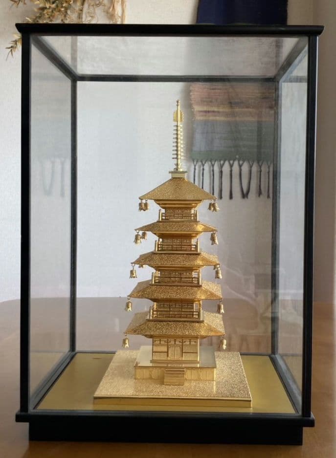 金色の五重塔 ガラスケース付き
