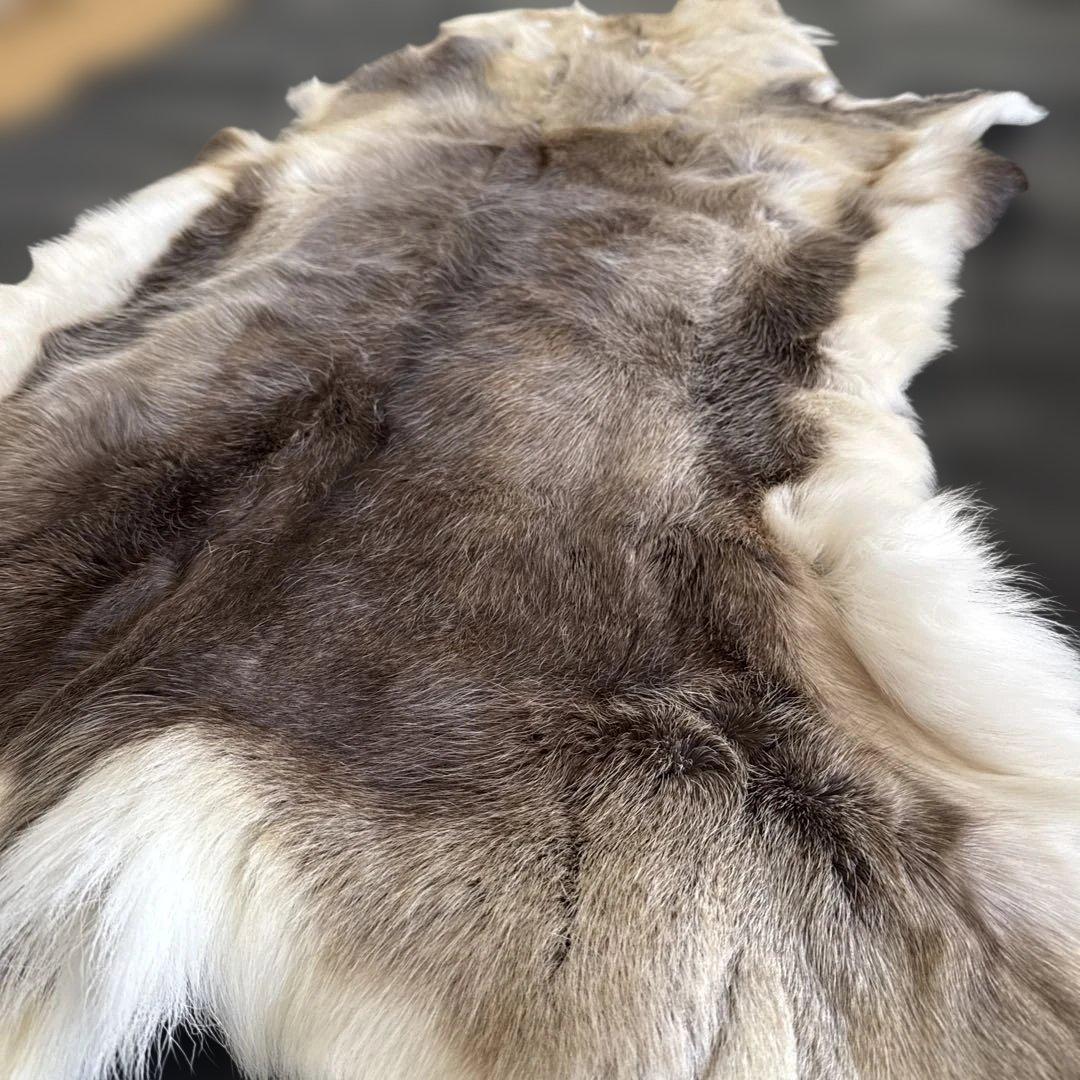 【新品未使用】トナカイ毛皮　フィンランド製