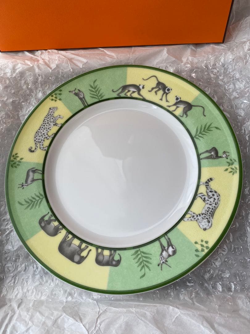 Hermès 、アフリカ動物柄