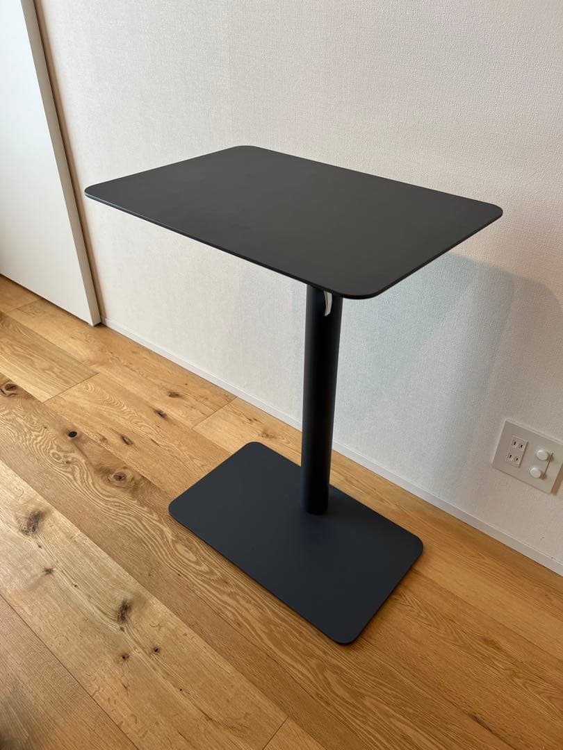 Scandinavian Design 高さ調整可能なサイドテーブル