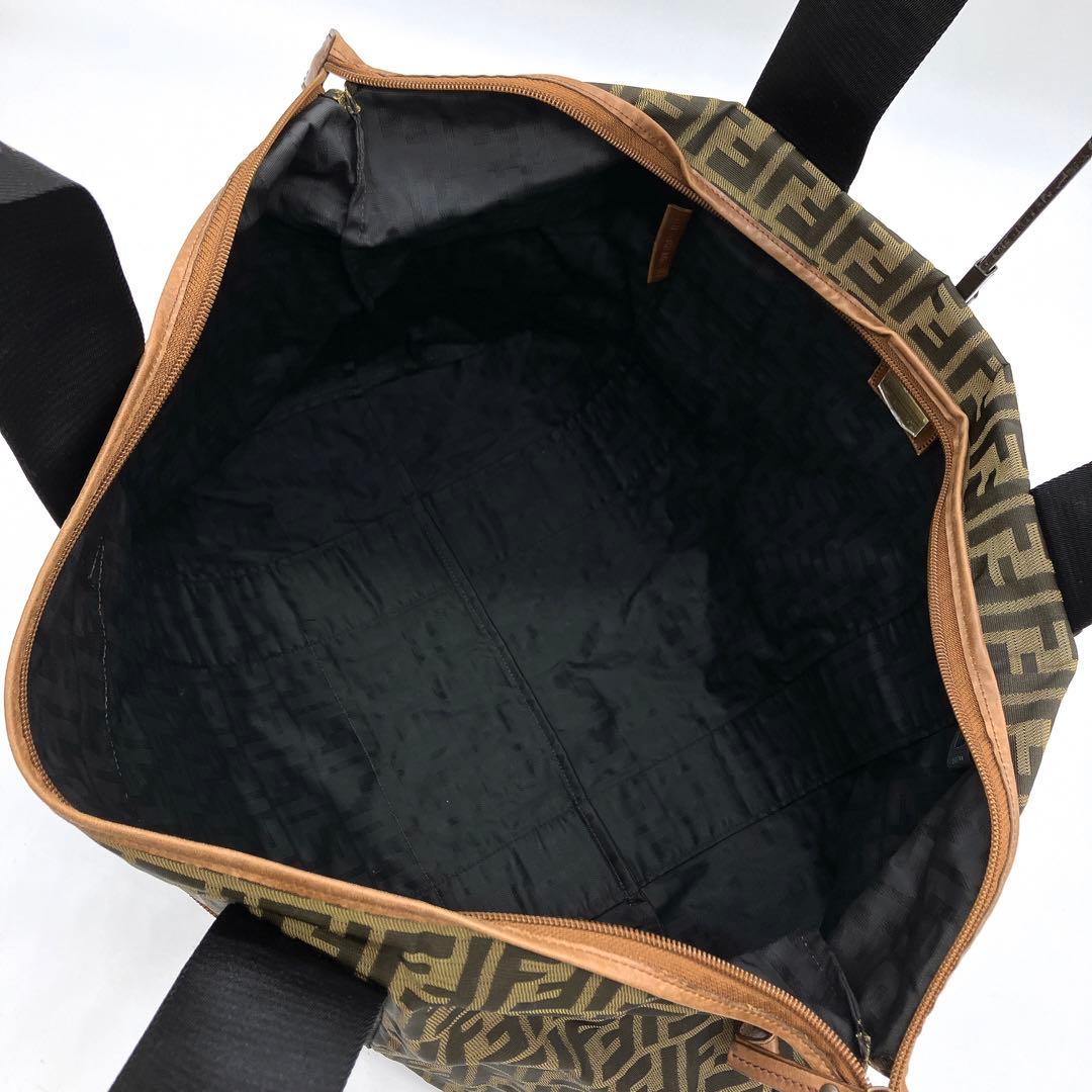 【FENDI】ボストンバッグ　ズッカ柄　デカロゴ　ナイロン　レザー　ブラウン