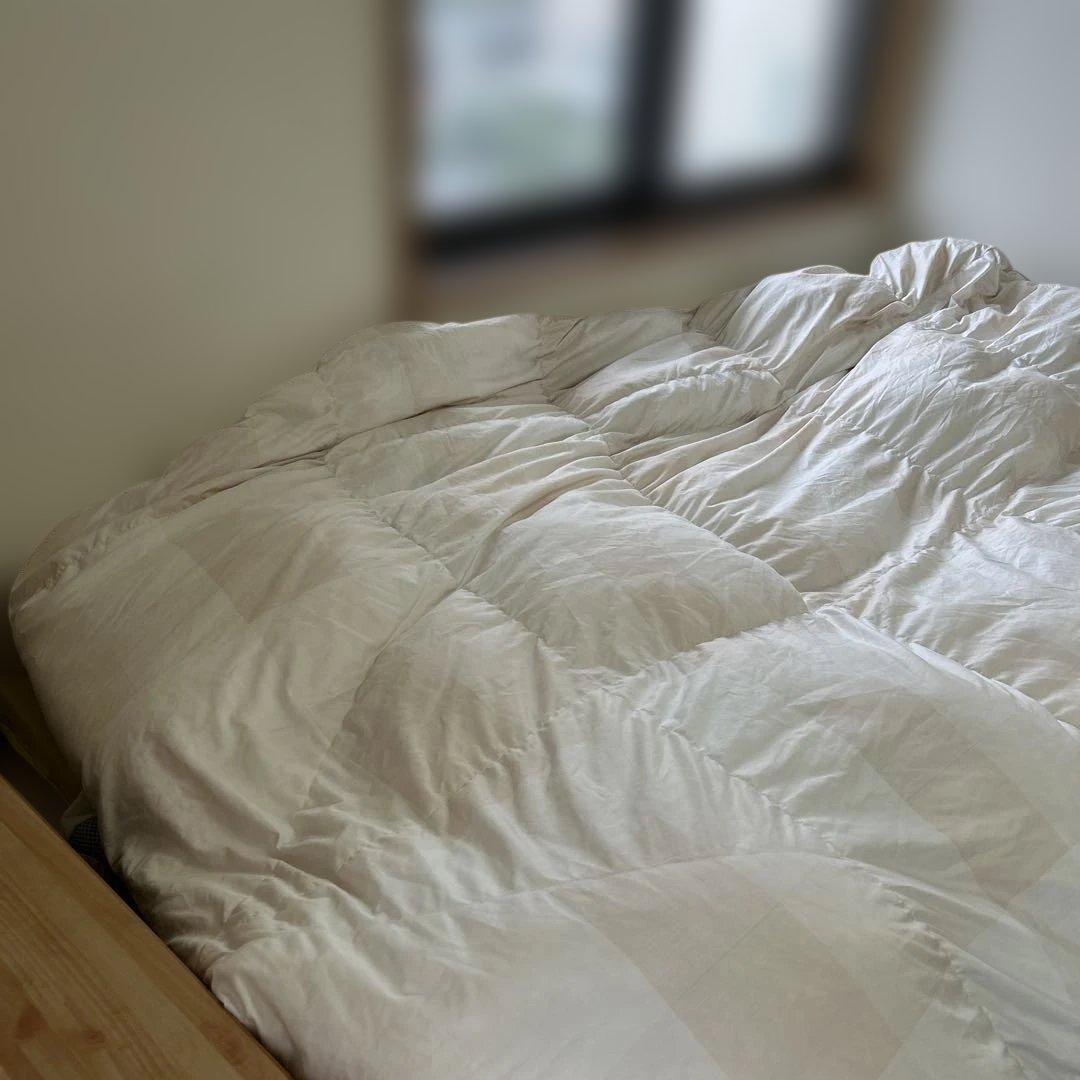 12.羽毛掛け布団　ダブルサイズ　美品！　軽くてふわふわであっかい！Ｄ80％！