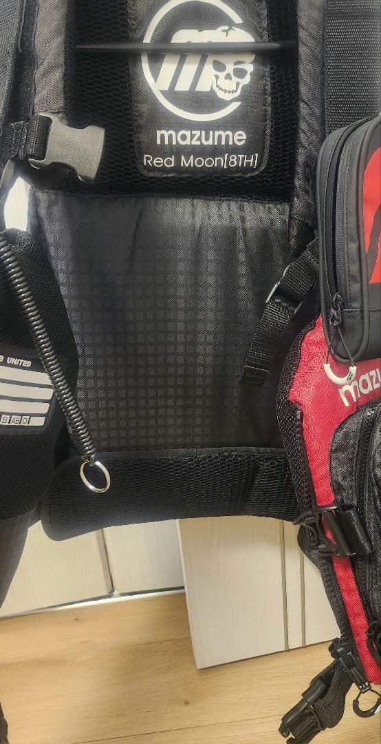 mazume Red Moon ブラック 8TH フィッシングベスト