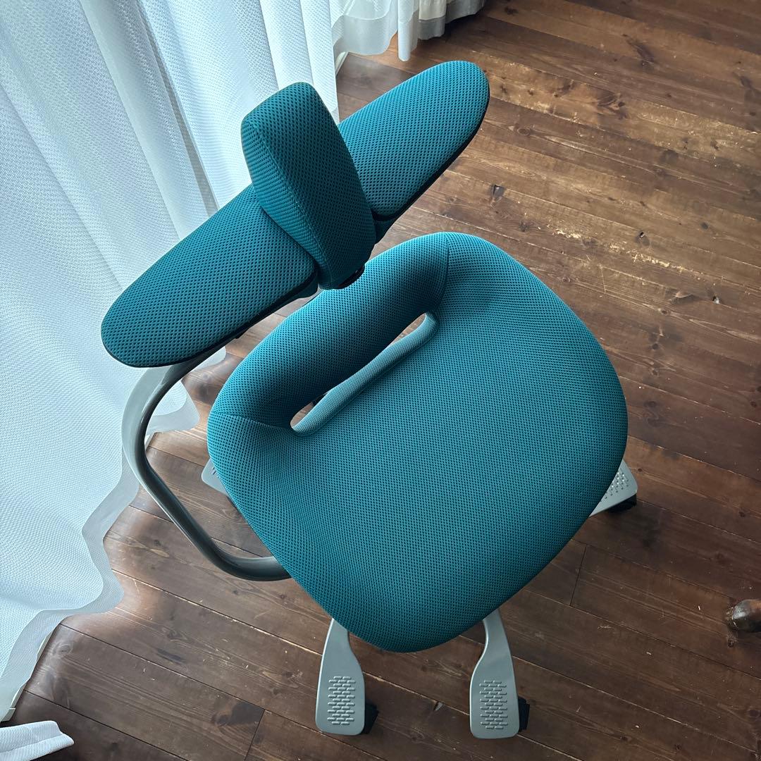 ウリドゥルチェア メッシュ デスクチェア ブルー