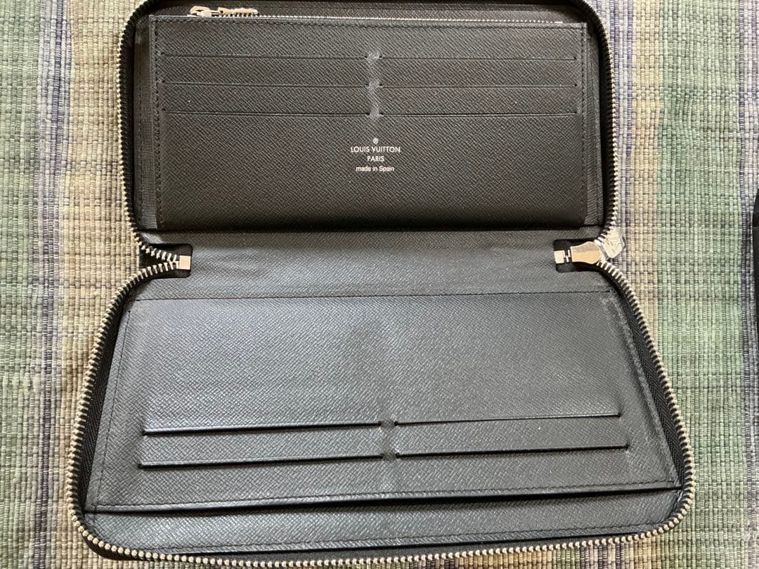 Louis Vuitton ジッピー長財布　黒
