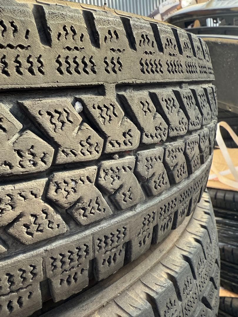 ブリヂストンBLIZZAK 175/75R15 103/101スタッドレス６本