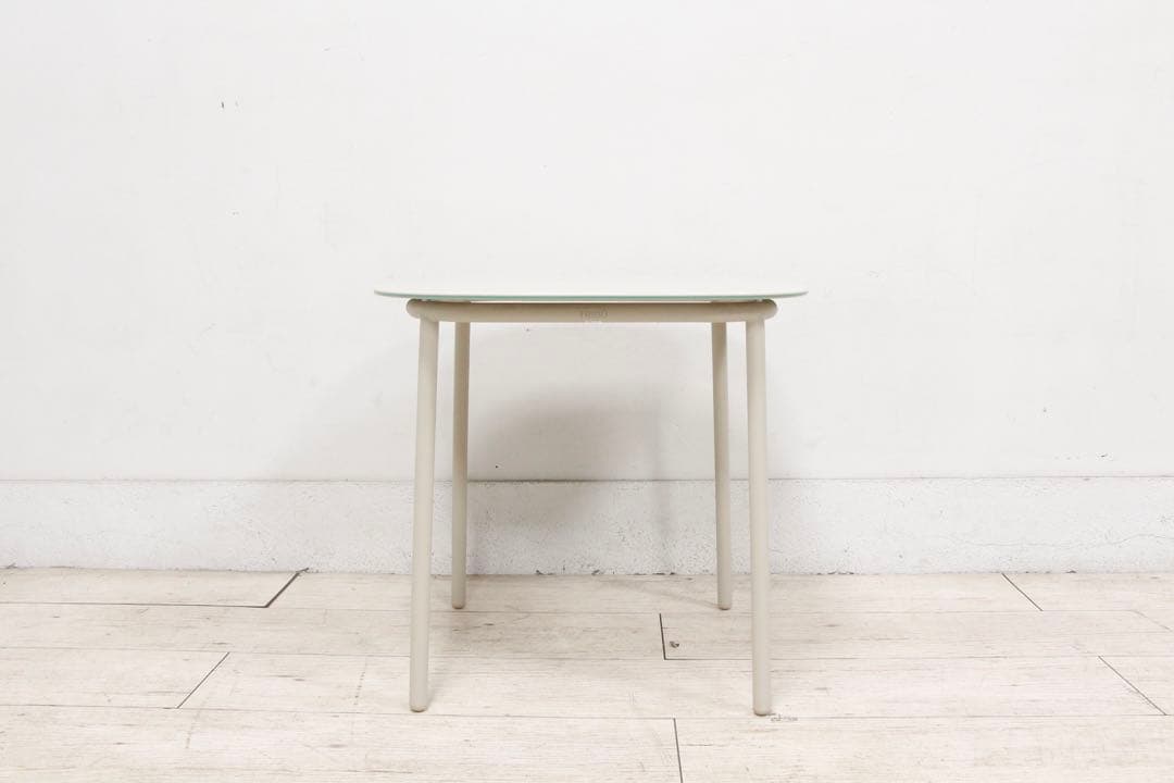 【展示品極美品】トリビュ ラウンジチェア２脚 サイドテーブル セット