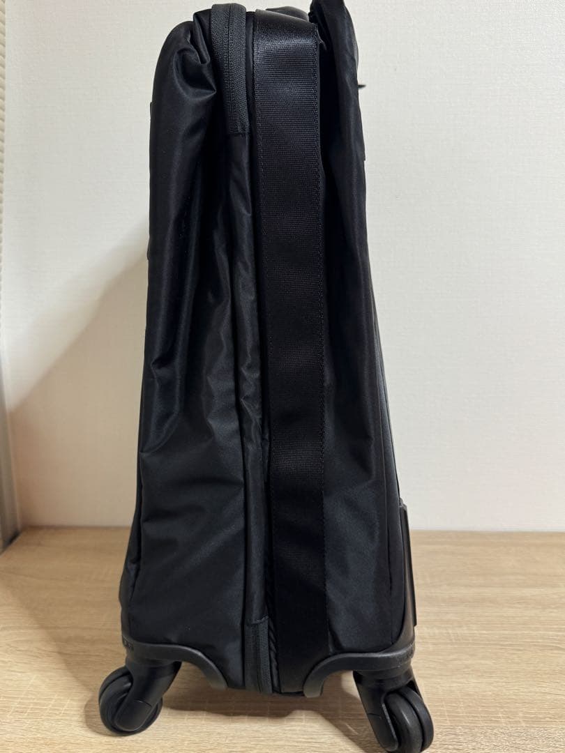 トゥミ TUMI TRES LEGER INTL CARRYON キャリーケース