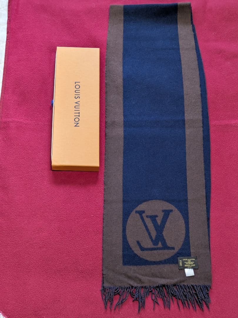 【haruatuking】ルイ・ヴィトン「エシャルプカーディフ」モノグラ