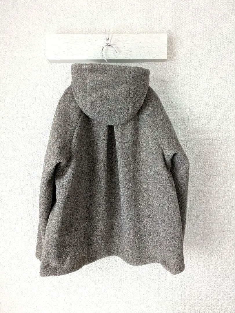 hiyutaです。ブークレ フードショートコート