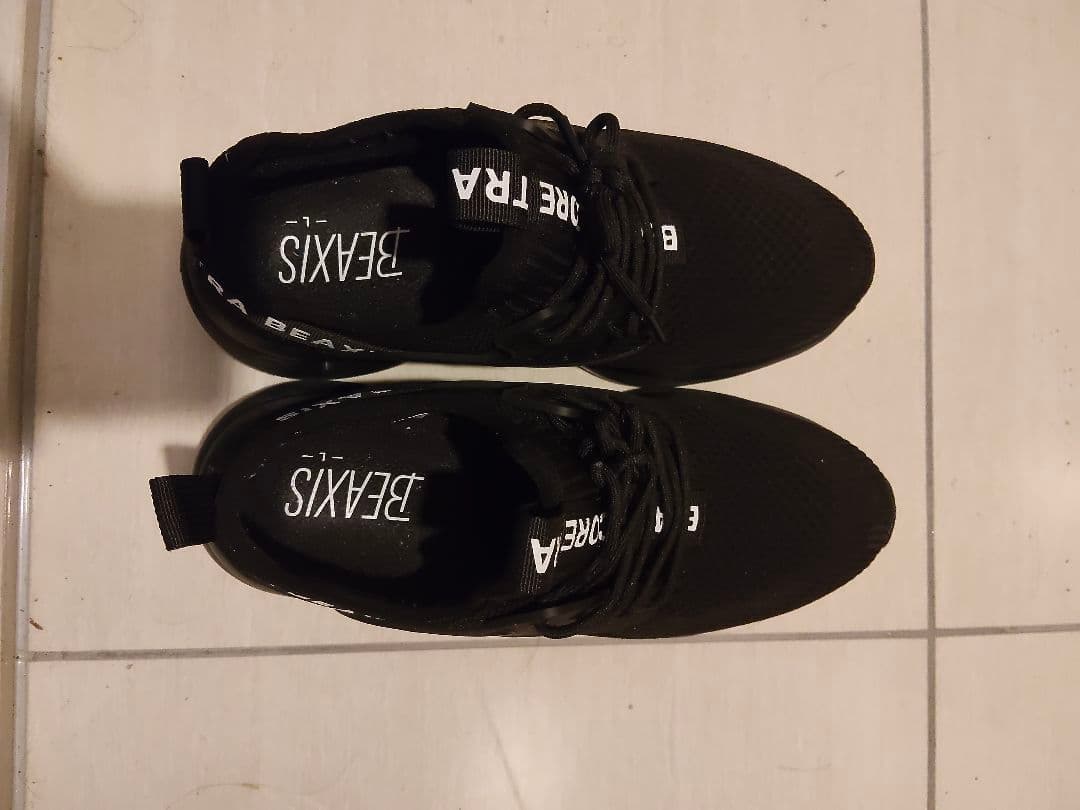 体幹スニーカーブラック メッシュ　BEAXIS