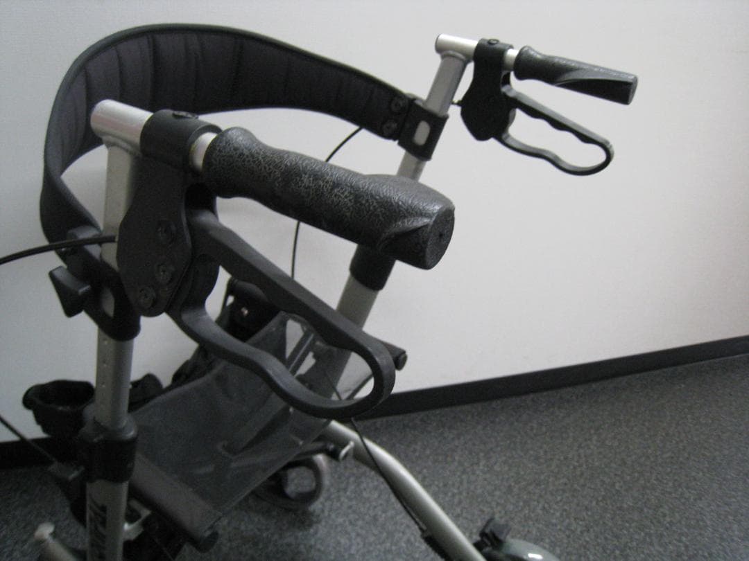 ナブテスコ　CONPAL 抑速ブレーキ付き歩行車 歩行器 シルバーカー ⑦