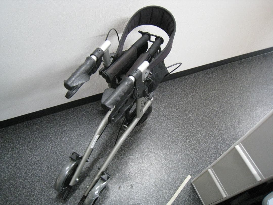 ナブテスコ　CONPAL 抑速ブレーキ付き歩行車 歩行器 シルバーカー ⑦