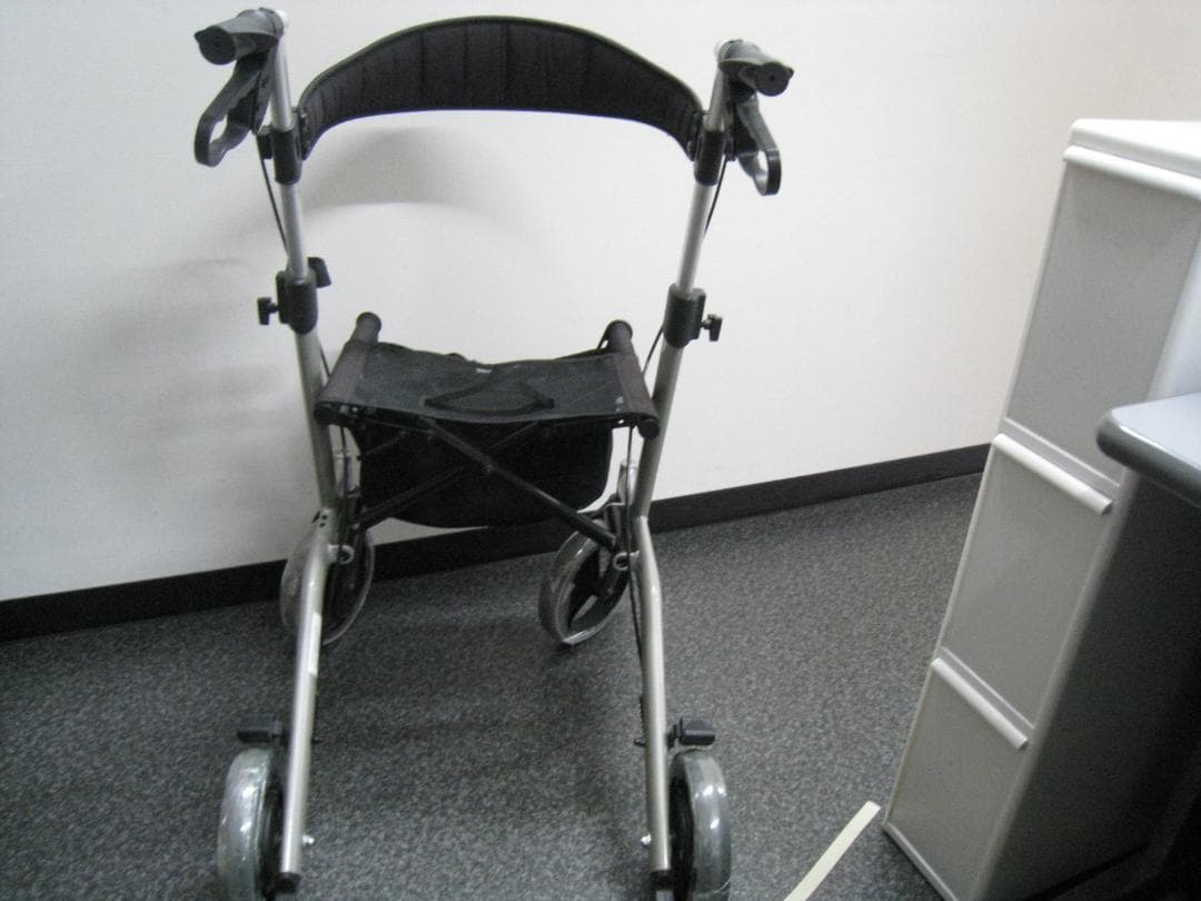 ナブテスコ　CONPAL 抑速ブレーキ付き歩行車 歩行器 シルバーカー ⑦