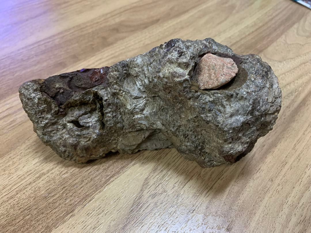 天然石 算盤玉石2個　台座付き