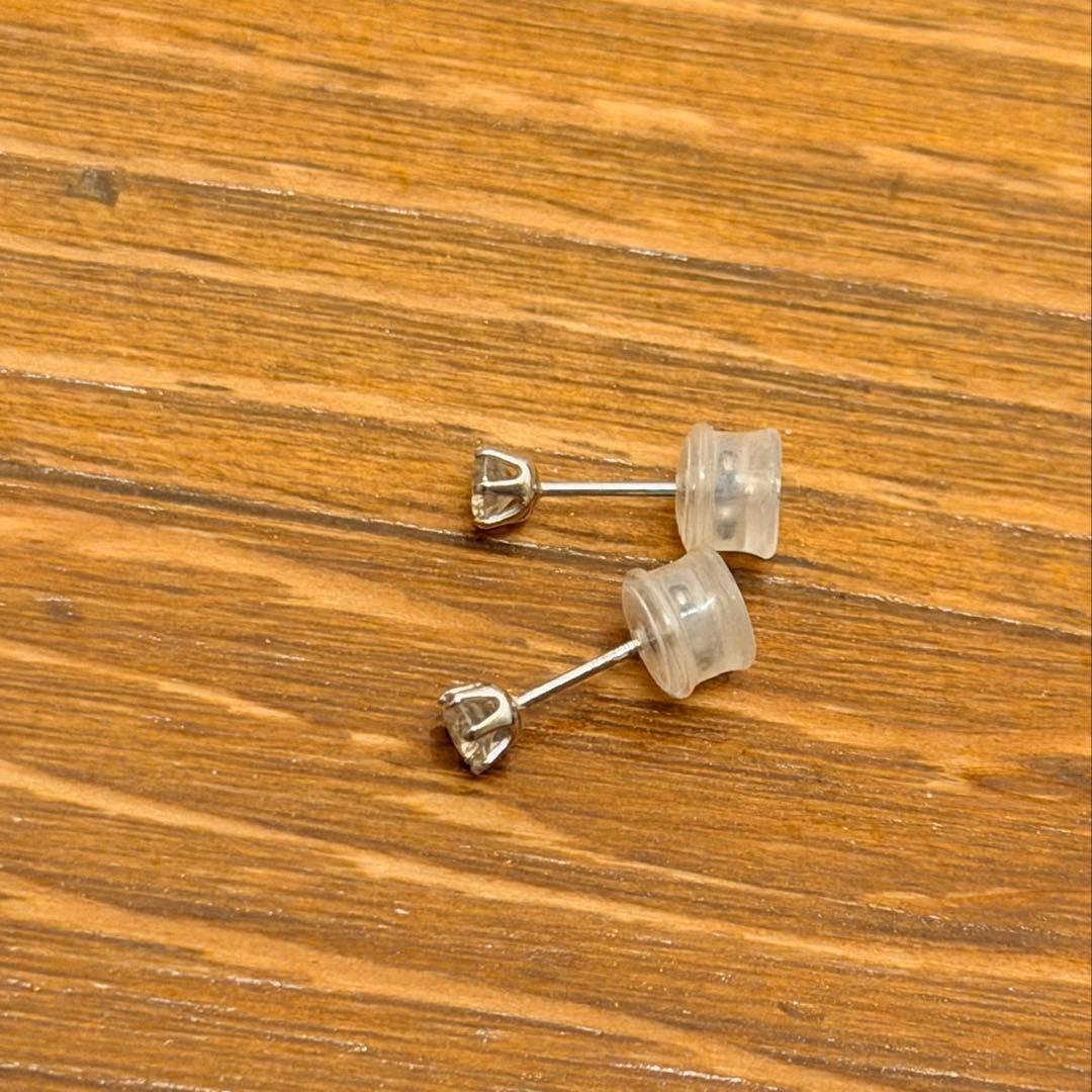 ダイヤモンドピアス プラチナ 0.4カラット Hカラー SIクラスGOODカット