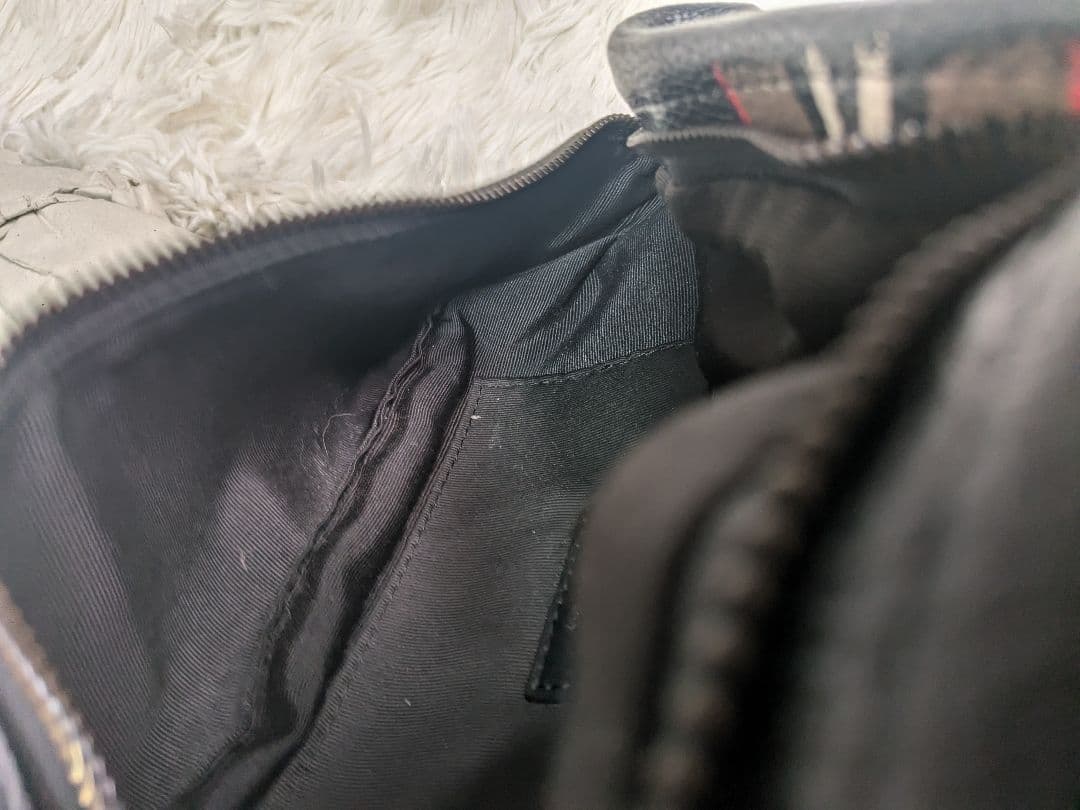 BURBERRY ボディバッグ レザー