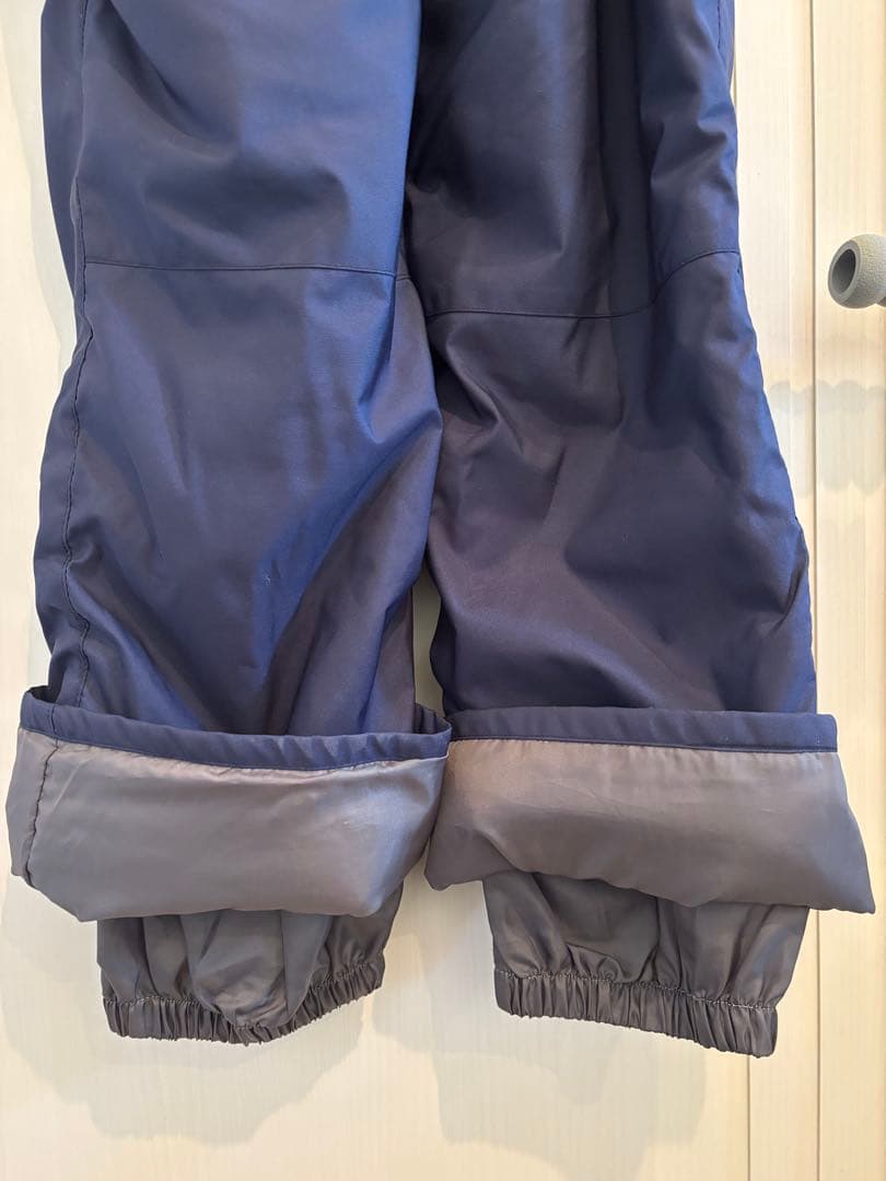 美品　キッズ　子ども用　スキーウェア 上下セット　140cm 女の子