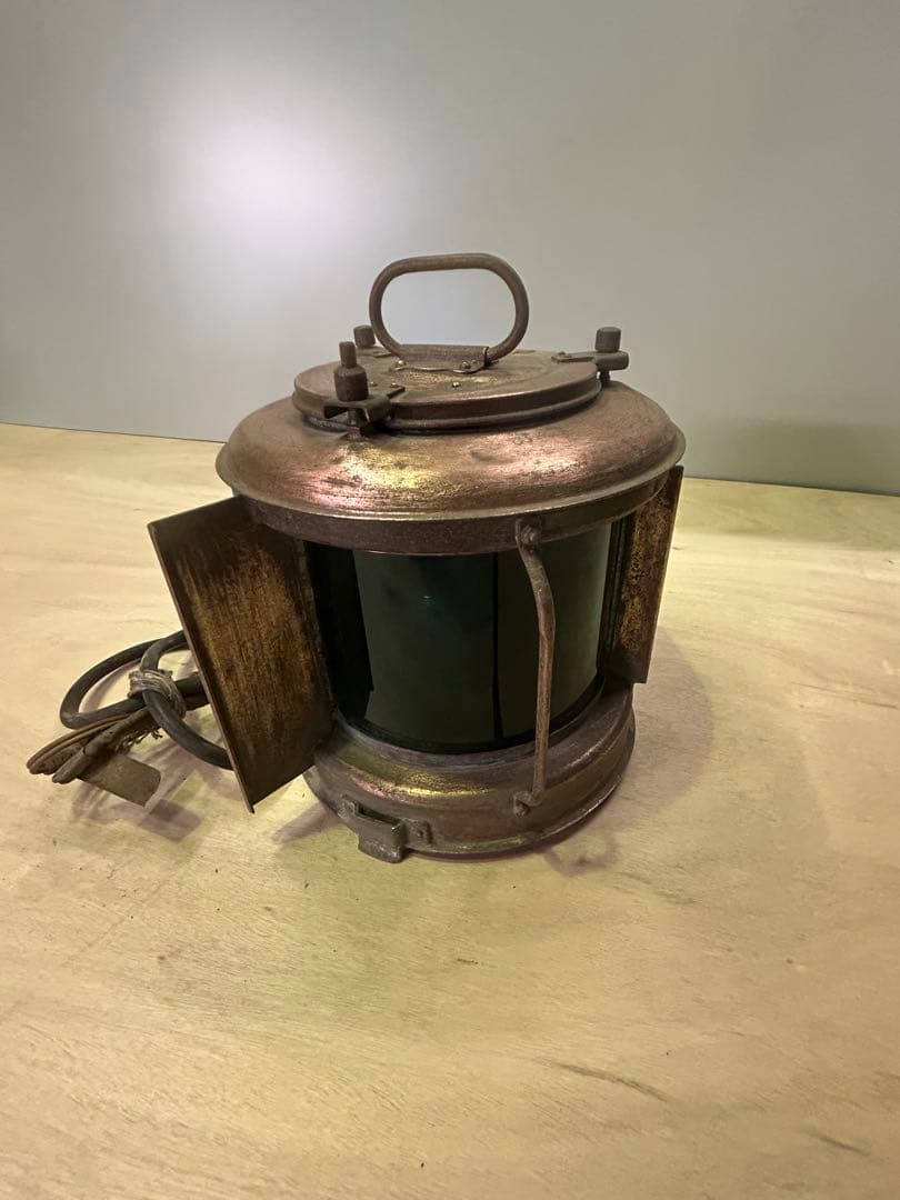 レトロスタイル 金属製ランタン