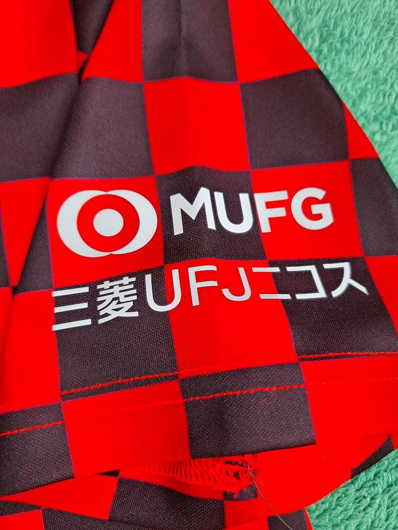 【新品・未使用】浦和レッドダイヤモンズプレマッチウェア