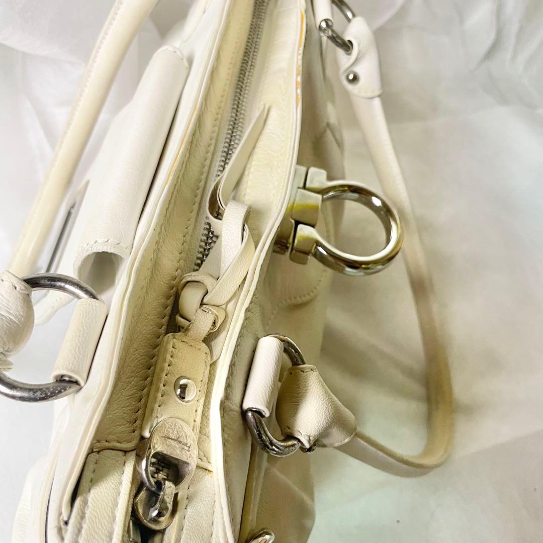 Salvatore Ferragamoガンチーニ マリッサ ショルダーバッグ