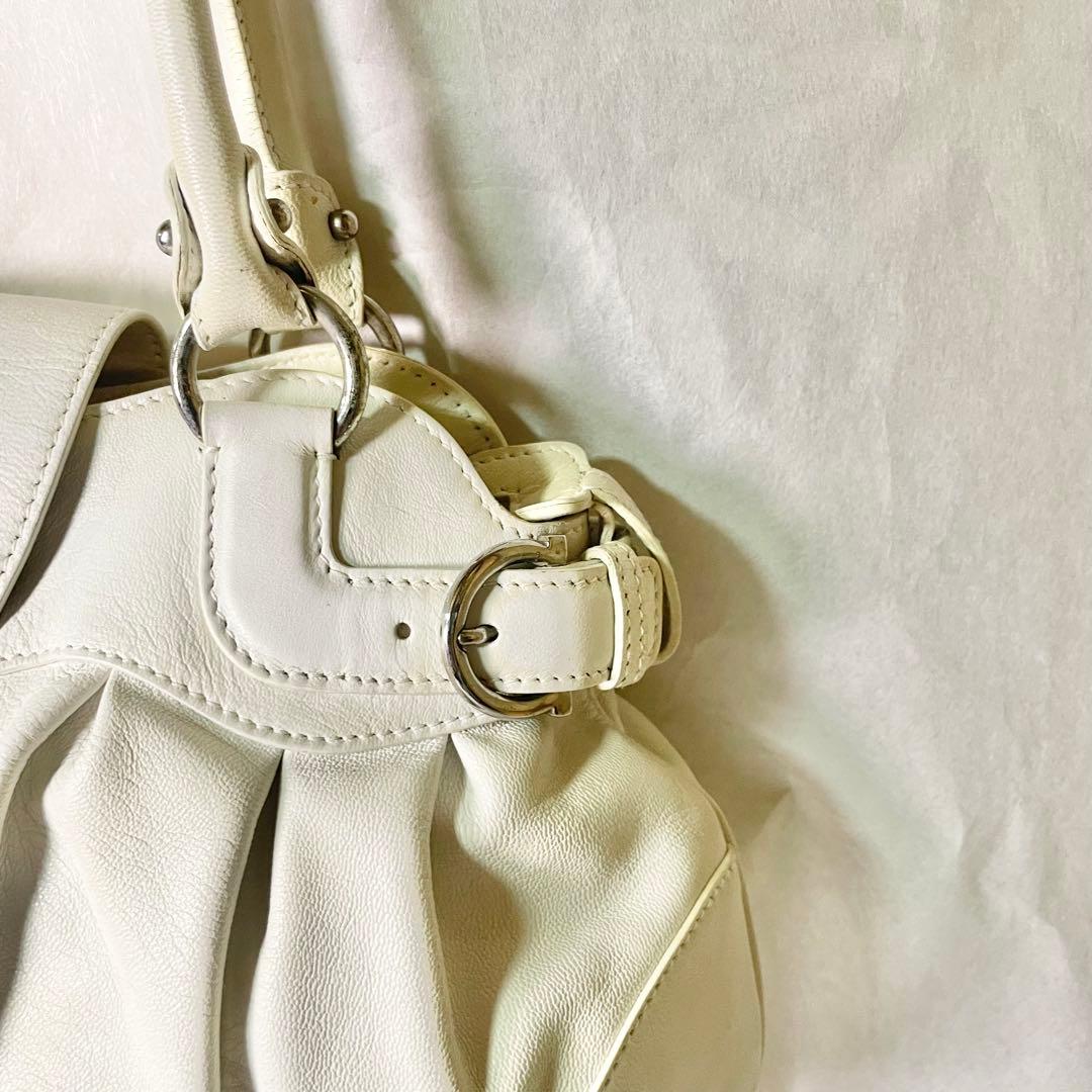 Salvatore Ferragamoガンチーニ マリッサ ショルダーバッグ